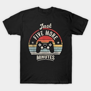 Retro Vintage Gamer Statement "Just Five More Minutes" T-Shirt